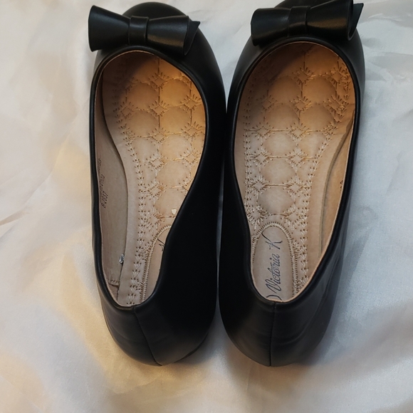 Shoes - Picture 5 of 9